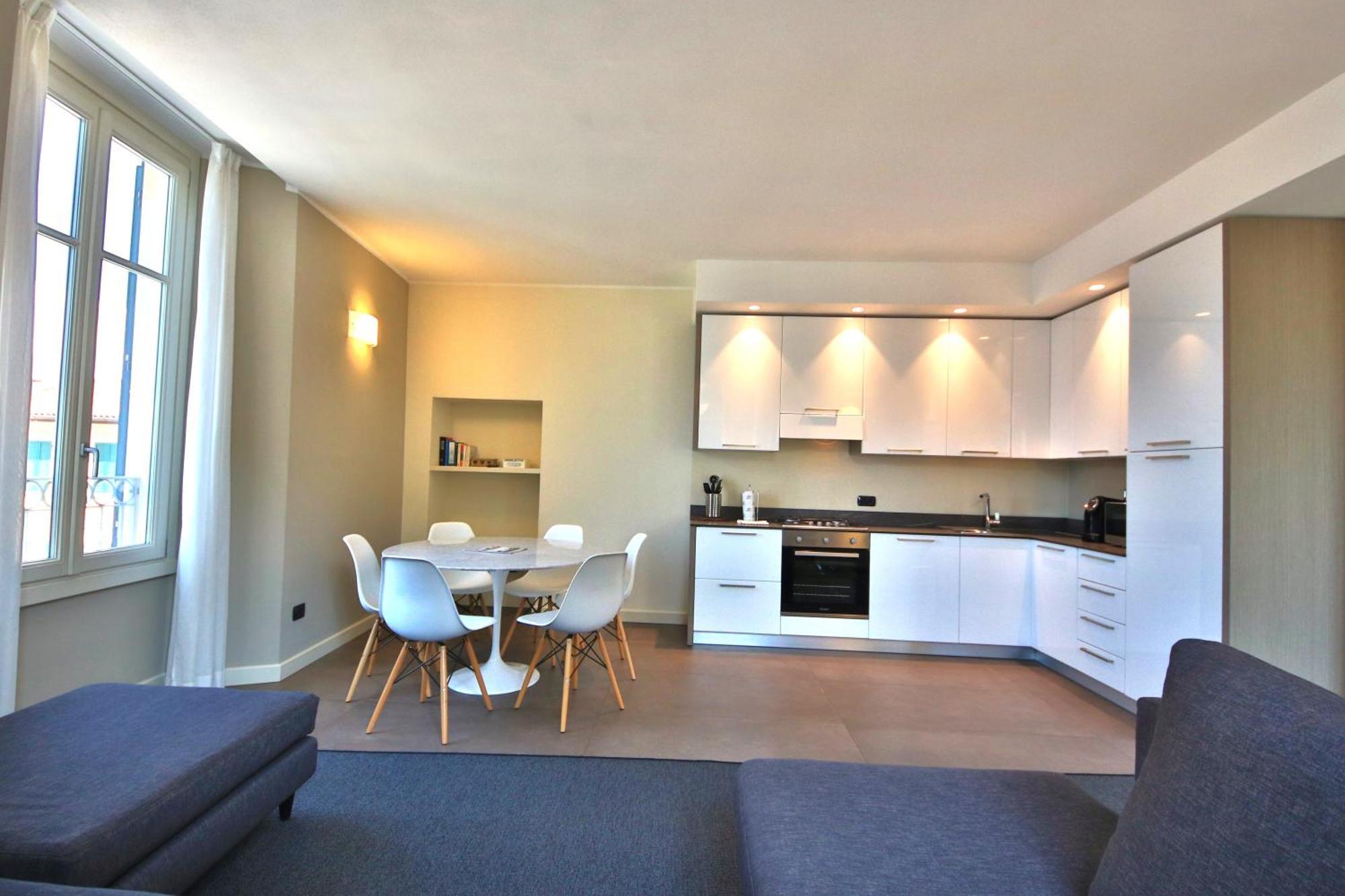 Liszt Tower By Klabhouse Appartement Bellagio Buitenkant foto